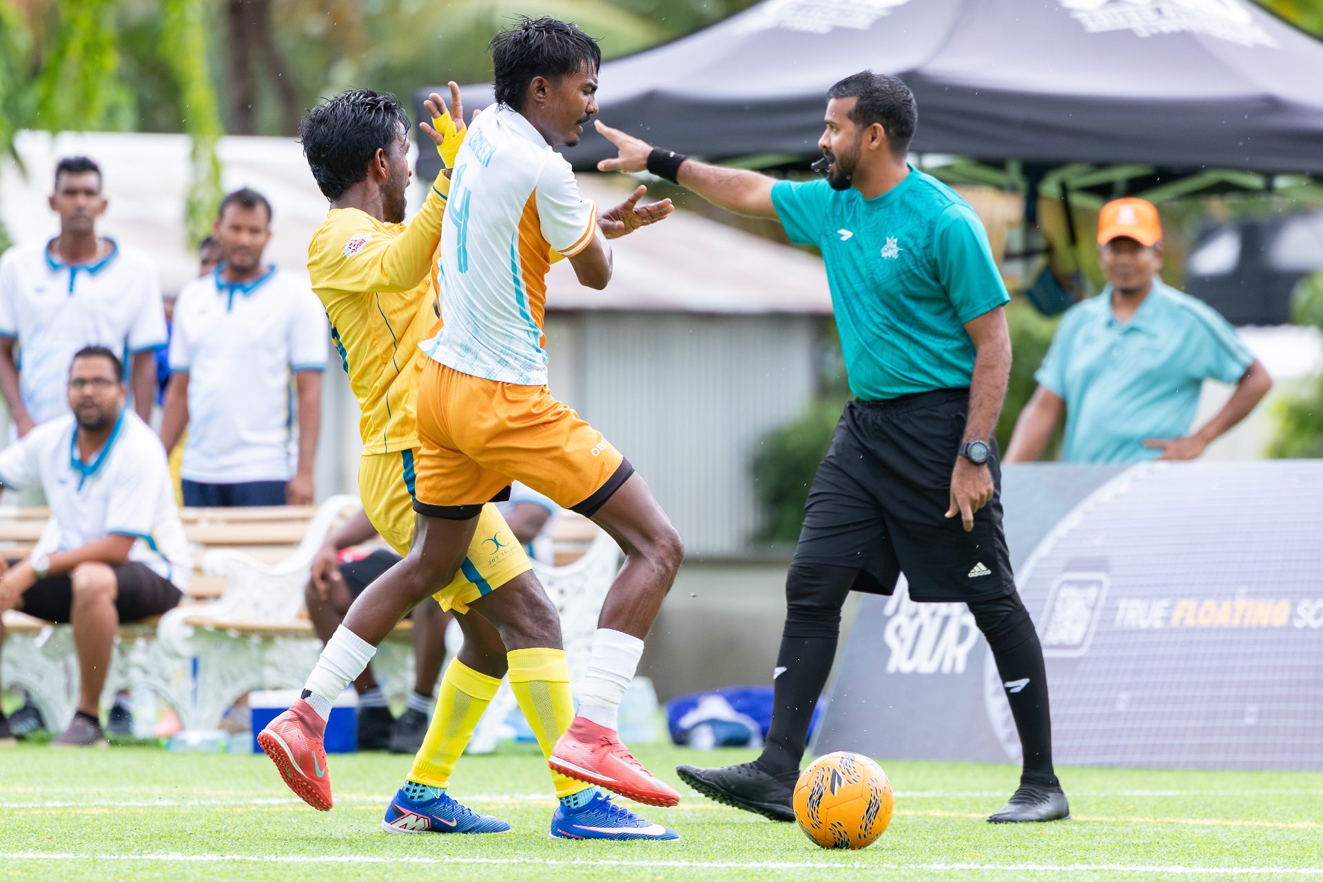 OBLU SELECT Sangeli vs Joy Island Maldives in the Resort League 2026